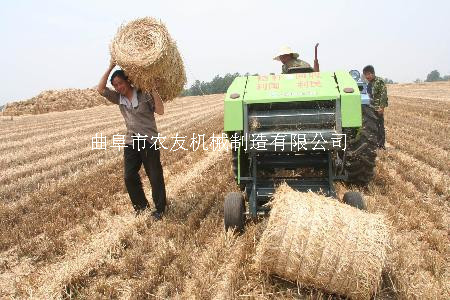 轮式拖拉机麦秸打捆机 青岛小型麦秸打捆机价格
