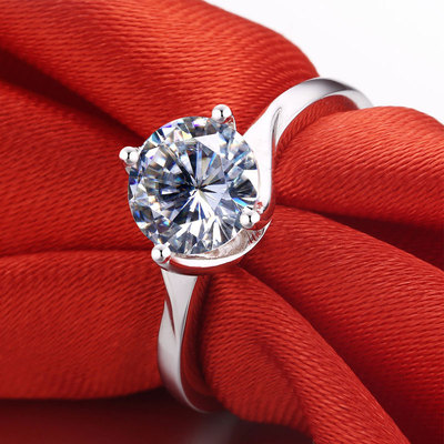 纯银镀金一克拉仿真钻戒女结婚饰品批发扭臂四爪不退色莫桑石戒指|ru