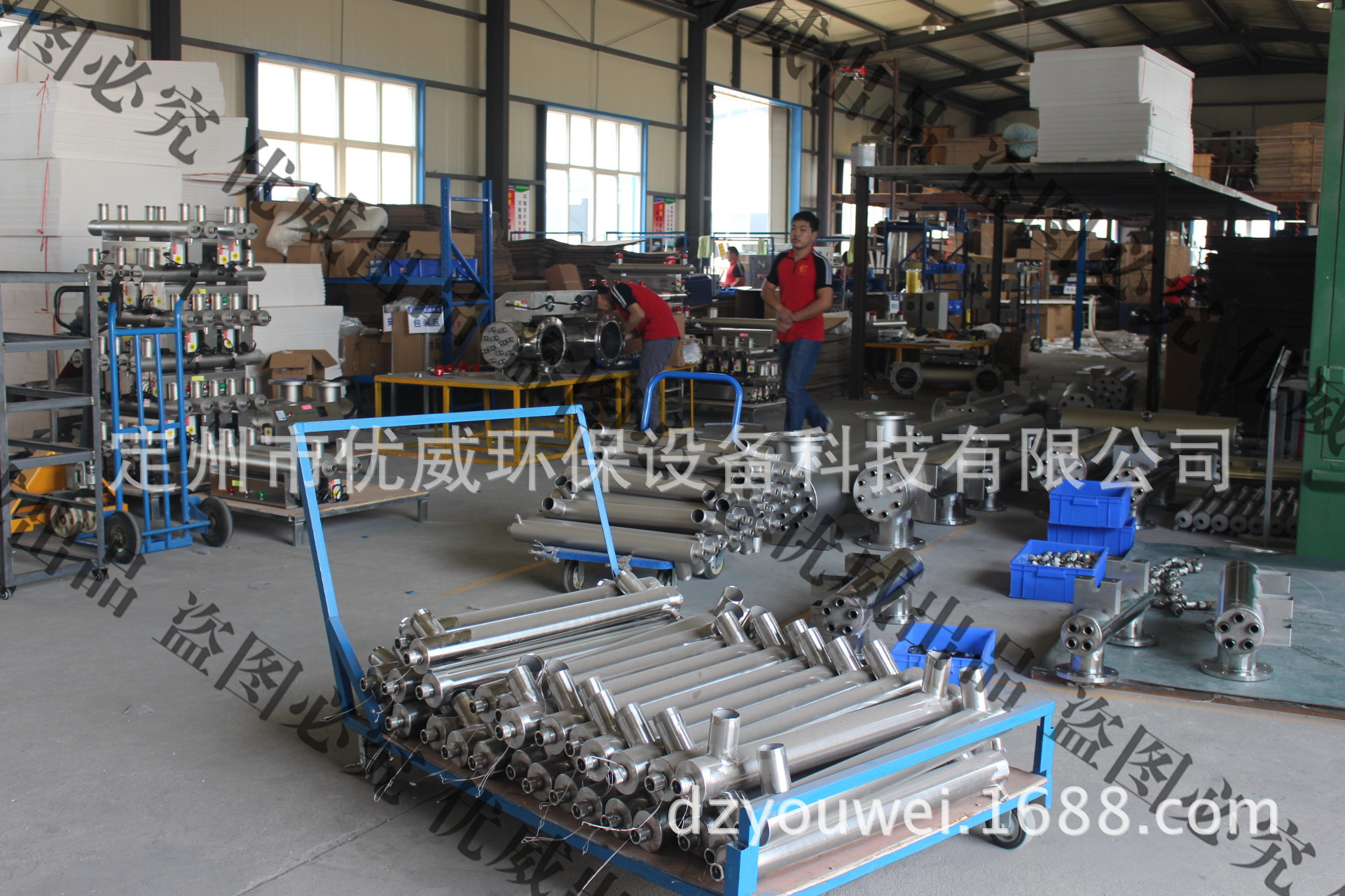 优威-红蚁很忙，挥汗如雨