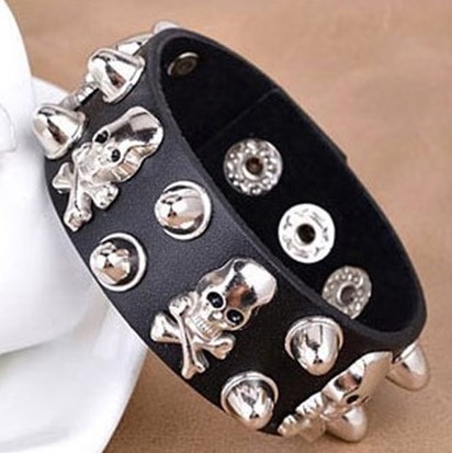 Wholesale European and American couples skull rivet combination punk retro hip-hop bracelet domineering bracelet jewelry bracelet