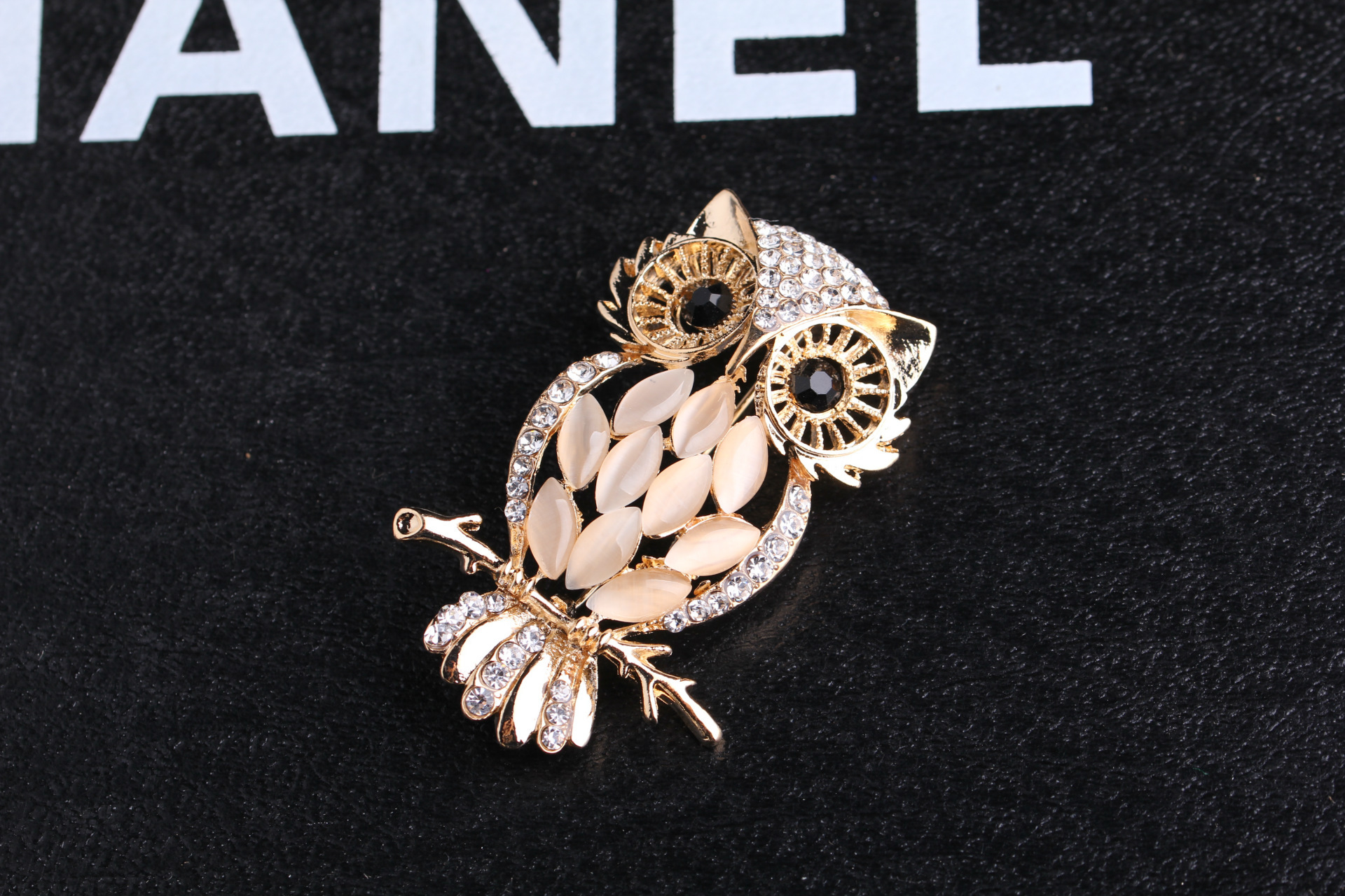 Retro Owl Alloy Inlay Artificial Gemstones Unisex Brooches display picture 3