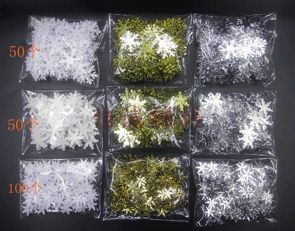 Accesorios de Navidad de plástico pequeño copo de nieve blanco/oro y plata de seis pétalos de copo de nieve accesorios de bricolaje 15-25mm