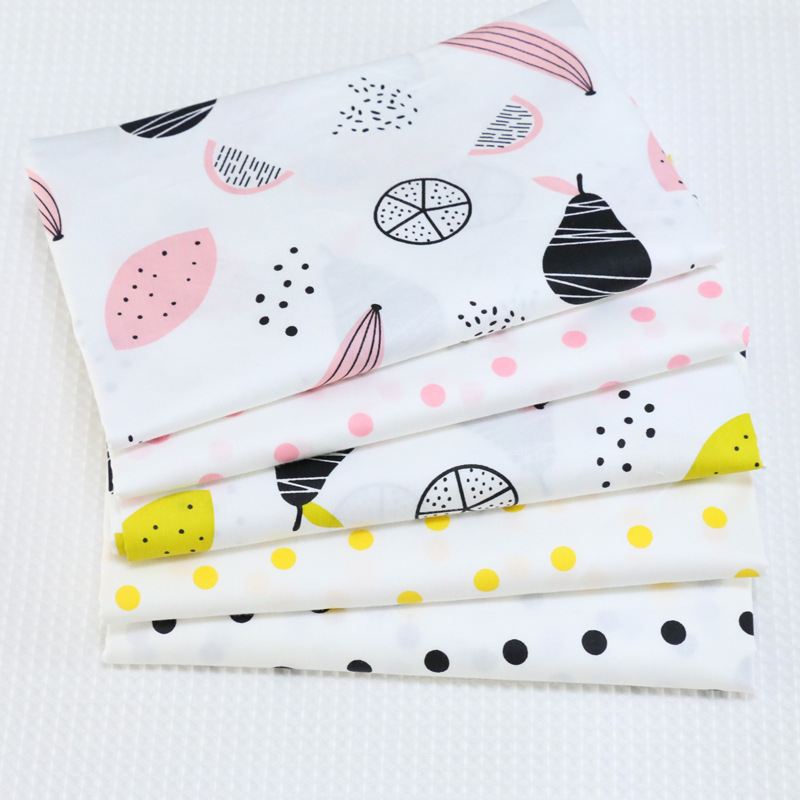 全棉斜纹布料批发 宝宝卡通面料大鸭梨水玉点点 纯棉斜纹布印花布