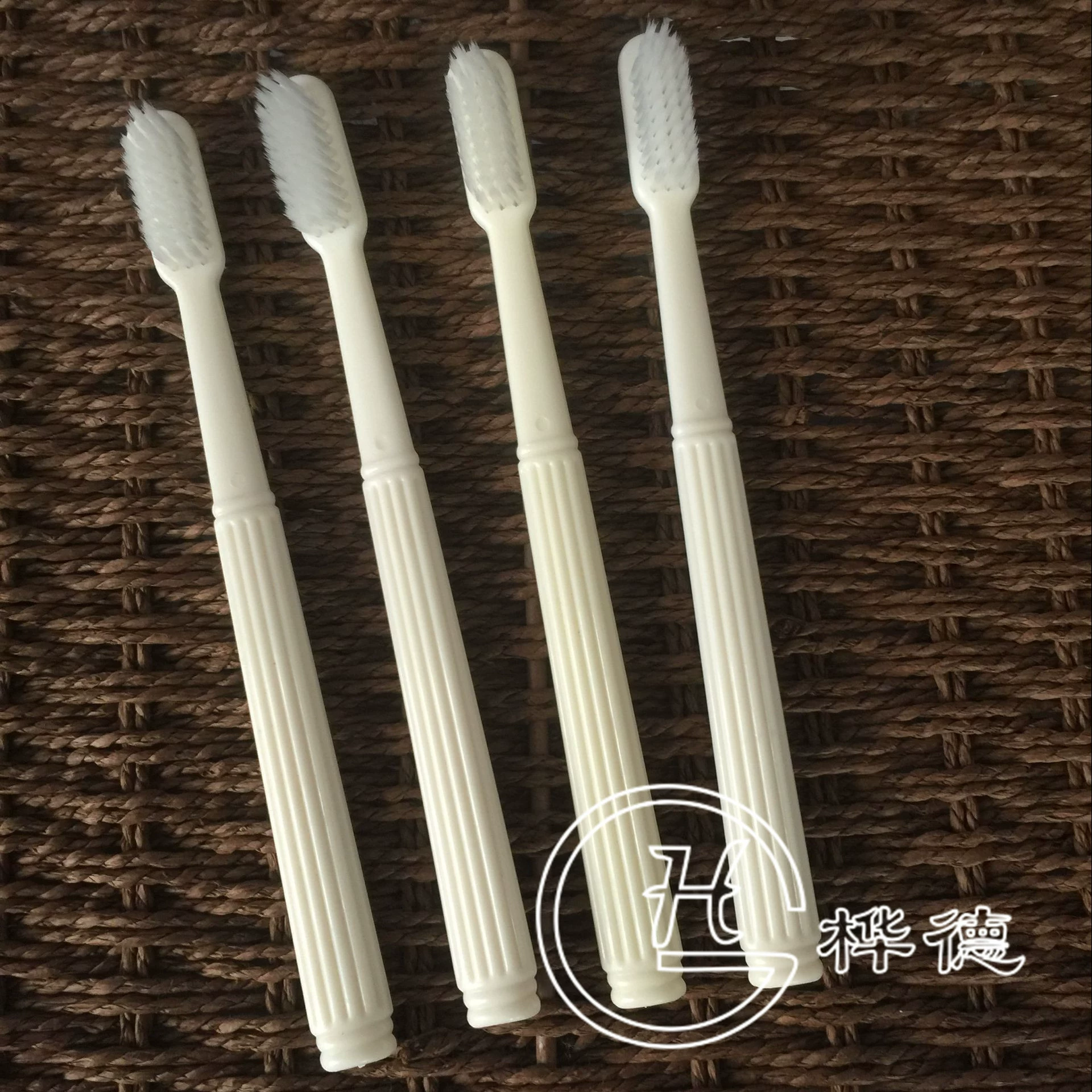 Оптовая Продажа с фабрики Отель одноразовая зубная щетка B & B гостевая комната Принадлежности римская колонна Bing остроконечная зубная щетка