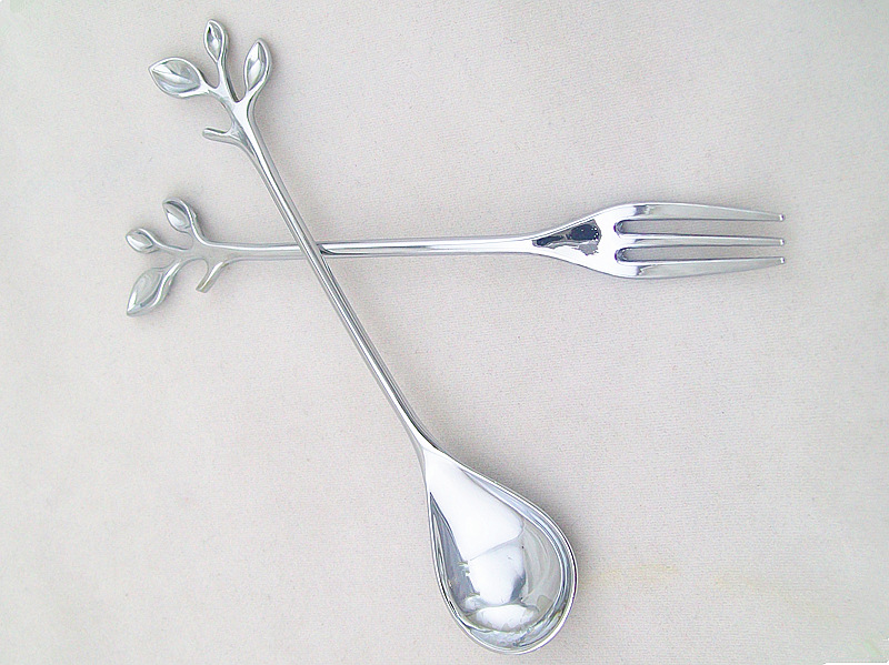 赵小姐勺子叉子描述1