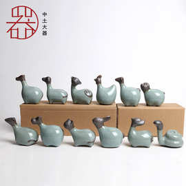 卡通十二生肖 哥窑家居书房桌面摆件茶道文化德化陶瓷器茶宠批发