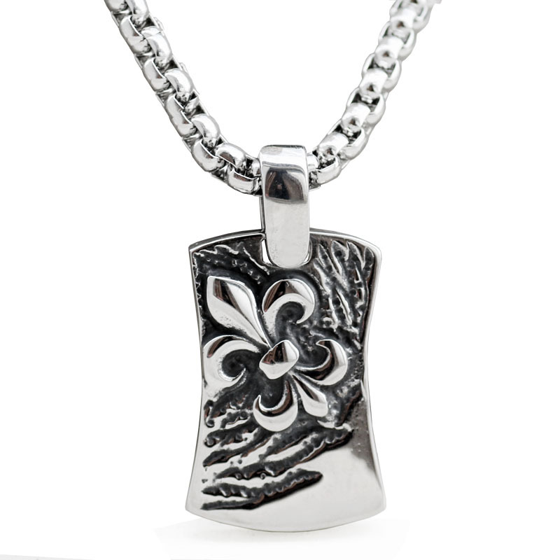 Nihaojewelry Stainless Steel Carve Flower Square Tag Necklace Pendants Wholesale Jewelry display picture 4