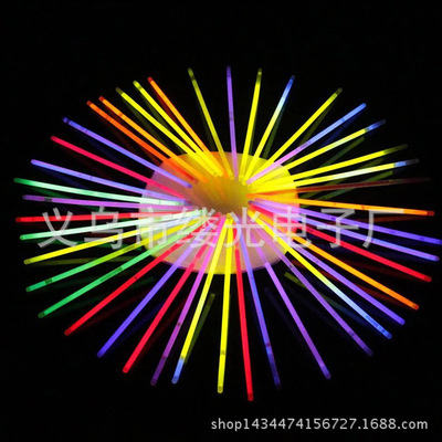 廠家直銷熒光棒發光直棒演唱會100根裝塑料熒光手镯地攤貨源批發