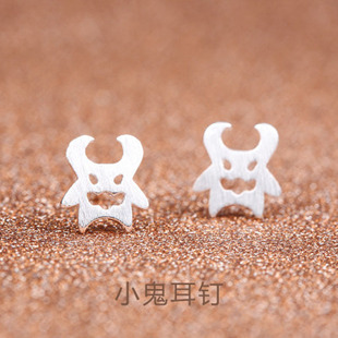 New Fashion Crown Diamond Copper Plated White Gold Four-claw Crystal Stud Earrings For Women Wholesale display picture 38