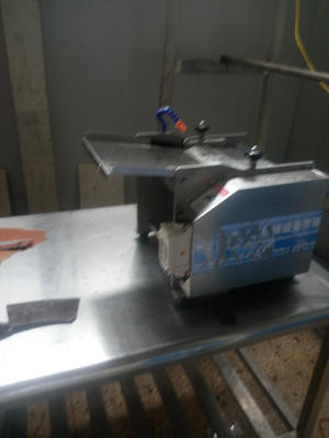 HL-全自動鲈魚脫皮機草魚鱿魚去皮機台式去魚皮機