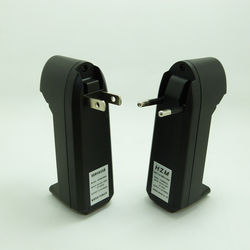 3.7V锂电池充电器  18650万能充 手电筒头灯座充 正反可充 美欧规