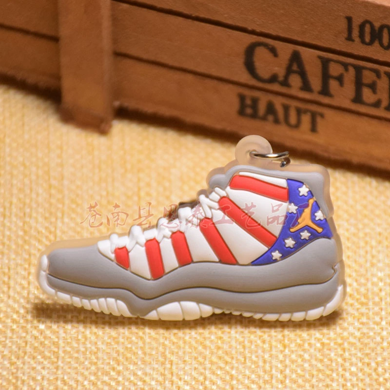 Брелок (Air Jordan) миниатюрная кроссовка Jordan 11, мягкий PVC, 6×3.5 см, легкая коллекционная вещь