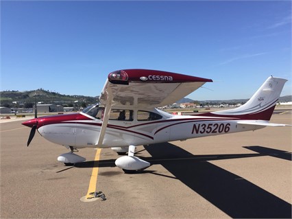 私人飞机 2001架Cessna 182T该涡轮 固定翼飞机
