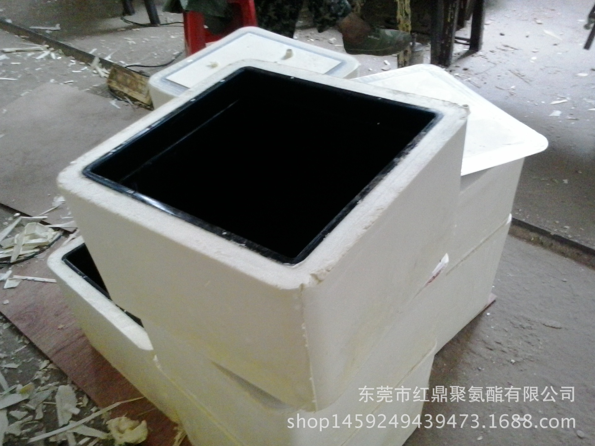 086东莞厂家聚氨酯保温盒填充料AB料组合料发泡料PU料黑白料