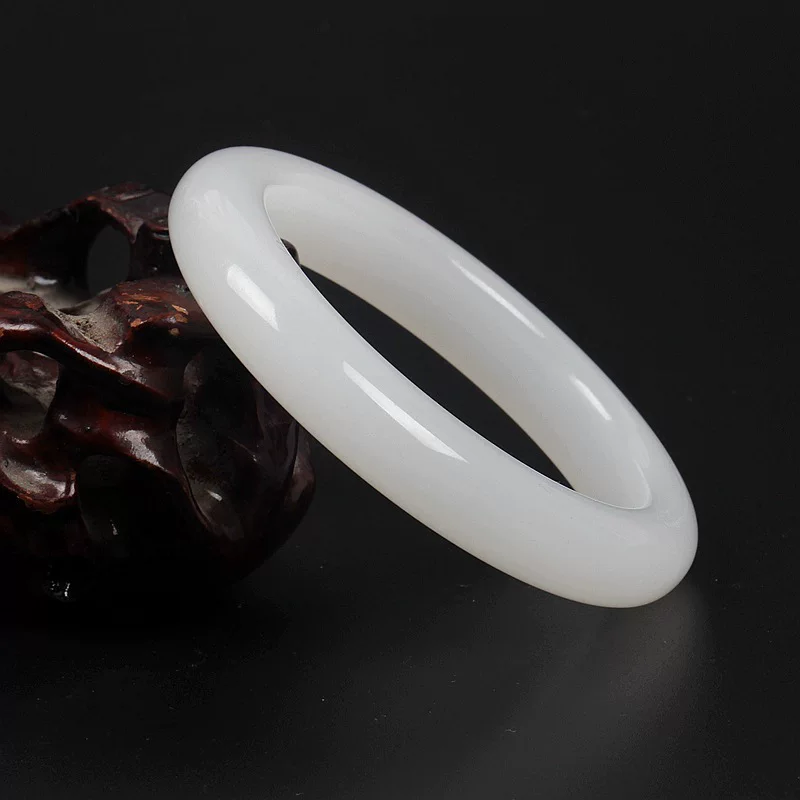 Organic replica, thin capacious bracelet jade, city style
