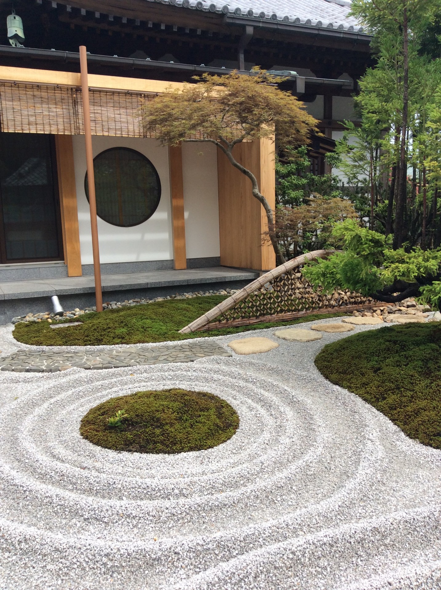 园林造景白色鹅卵石广州 珠海绿化装饰白色小石头彩色砾石