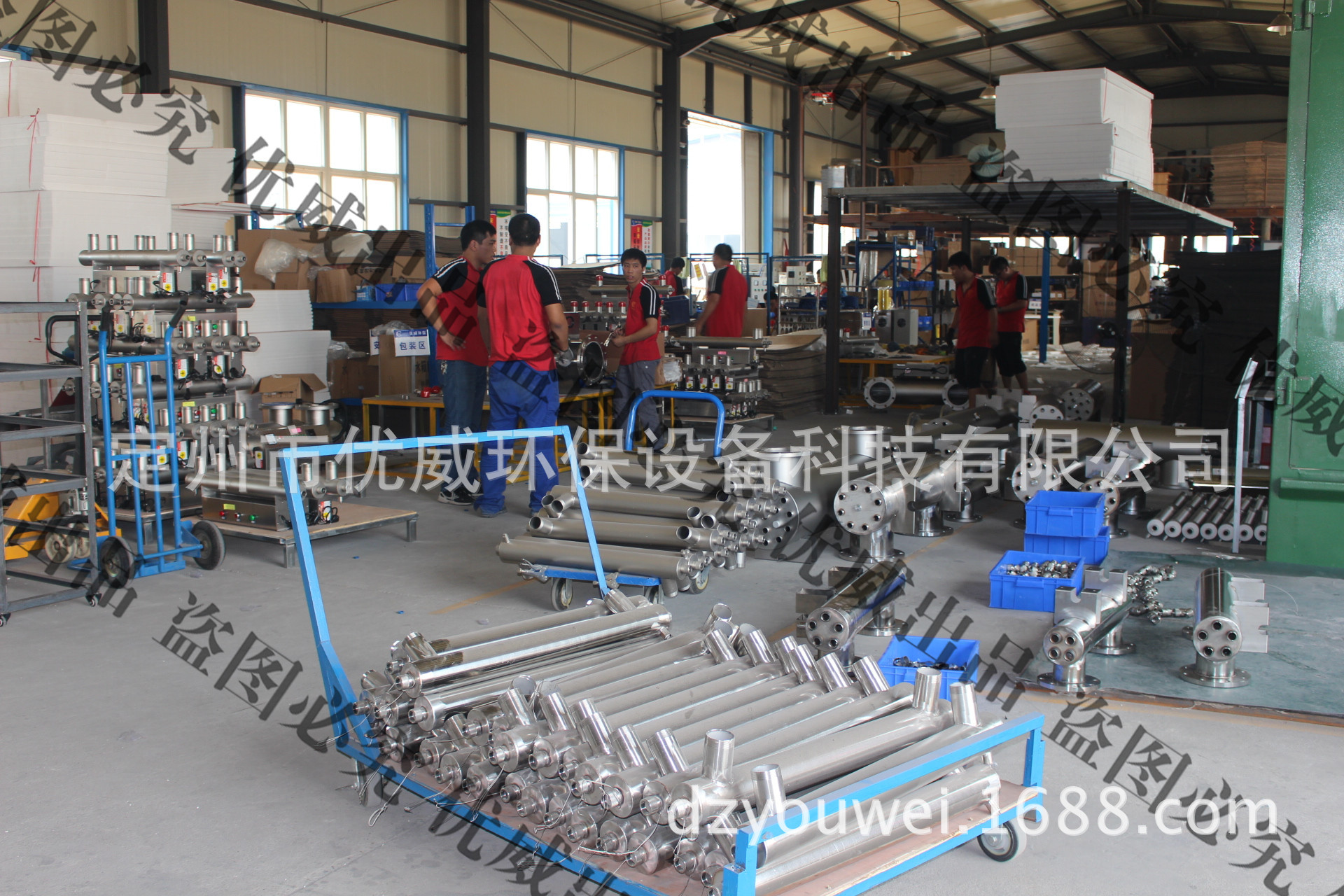 优威-红蚁很忙，挥汗如雨