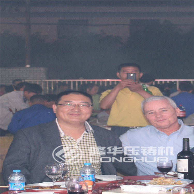 美国客户在隆华-2_副本