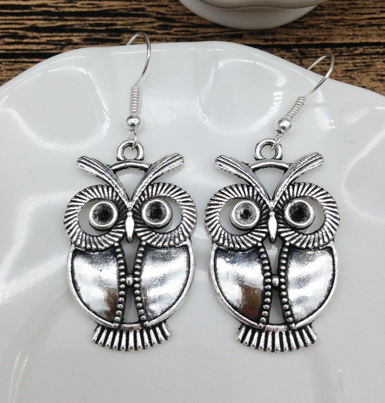 fashionable trend elegant retro earrings