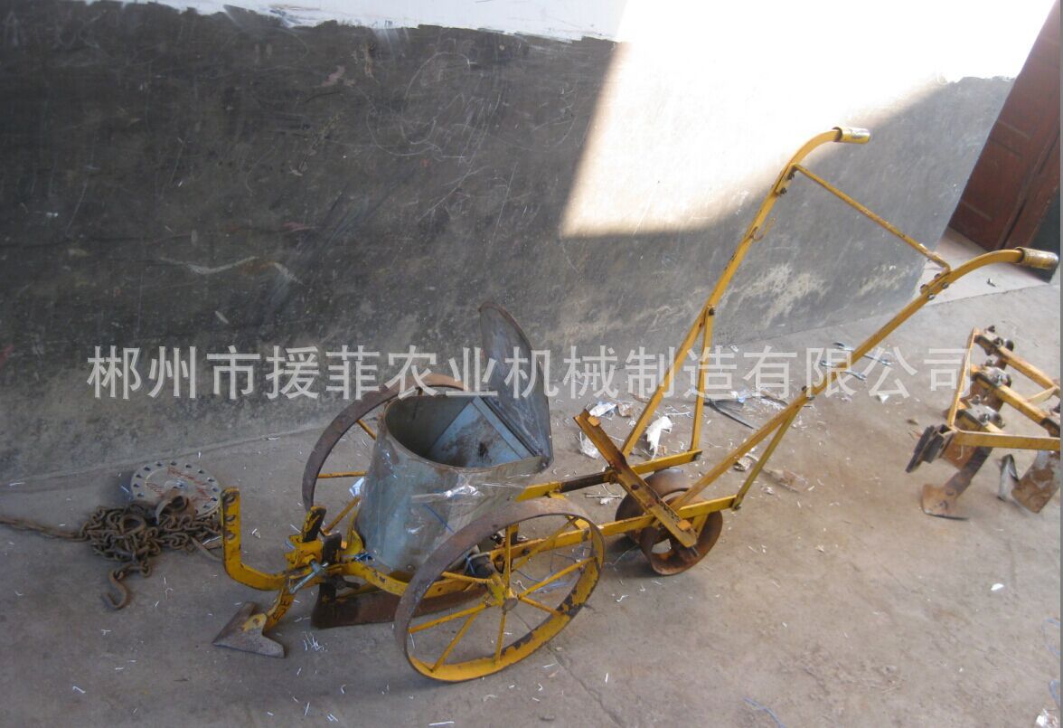 非洲马里畜力犁，蓄力犁，畜力犁 ，牛拉犁、PLOUGH,畜力车，