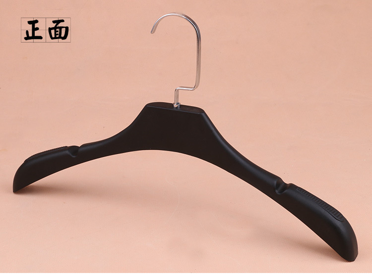 1685880023_1943346398