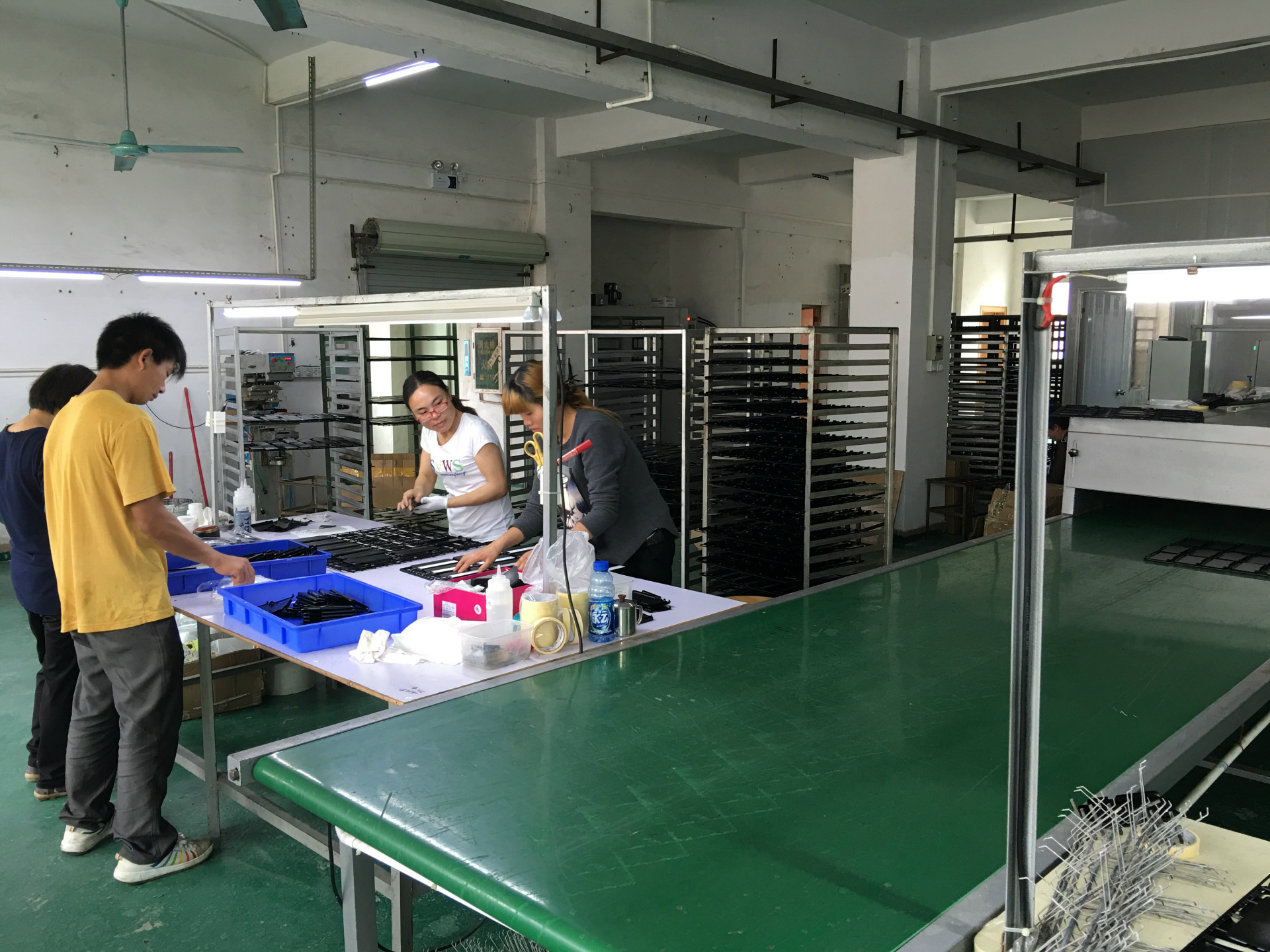 供应 东莞虎门长安路东南栅上角丝印厂,移印厂,喷油厂喷油