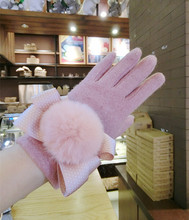義烏廠家直供五指羊絨觸屏手套名媛蝴蝶結毛球女冬季雙層保暖手套