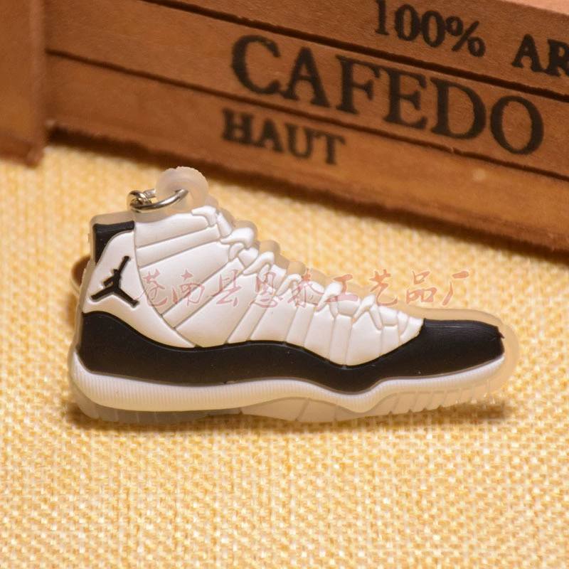 Брелок (Air Jordan) миниатюрная кроссовка Jordan 11, мягкий PVC, 6×3.5 см, легкая коллекционная вещь