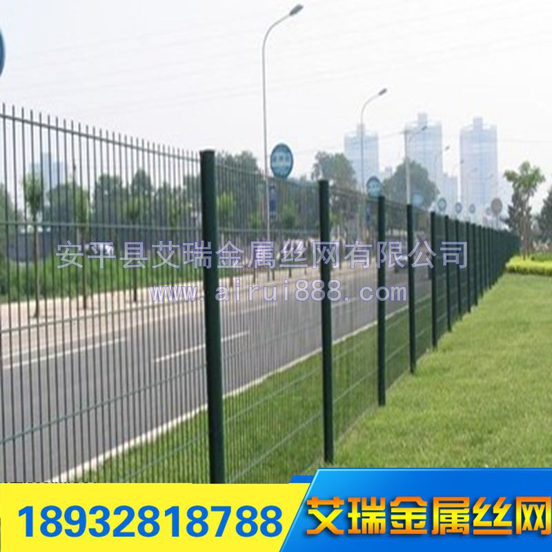 铁路公路护栏防护网小区隔离围栏仓库车间隔离网护栏网 钢丝网