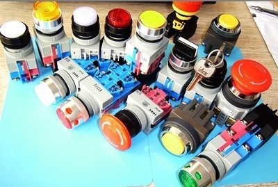 和泉电气ALW3 带灯蘑菇头按钮 IZUMI  IDEC ALW39911R