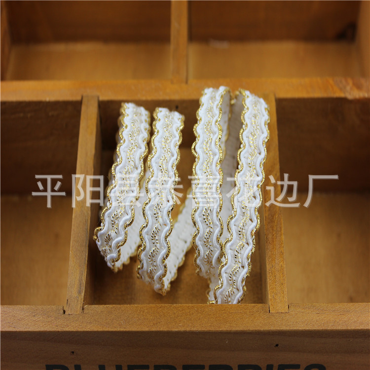 白色金线花边