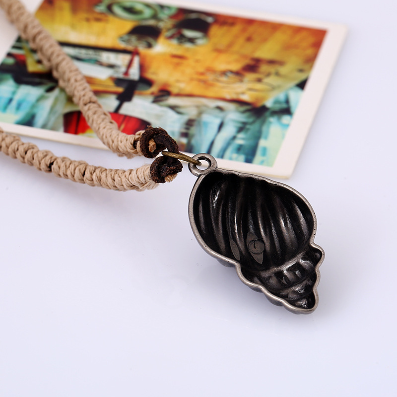 Vintage Woven Leather Necklace Conch Pendant Men Necklace Foreign Trade Jewelry Leather Necklace display picture 5