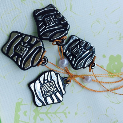 厂家批发小酒牌 塑料酒字吊牌 酒包装盒五金小配件 现货批发(图)|ms