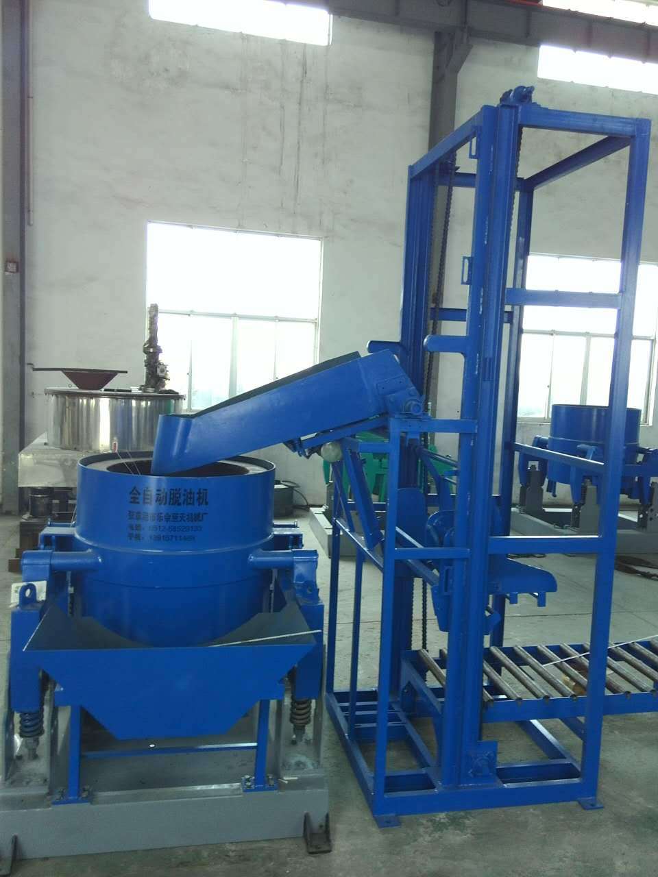 厂家供应品质可靠 全自动紧固件上油清洗脱油生 产 线不锈钢