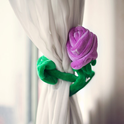 Wedding Decorative Fabric Cartoon-Style Artificial Rose Plush Toy Curtain Clips  
Wedding Decoration, Valentine's Day Gift, Graduation Present