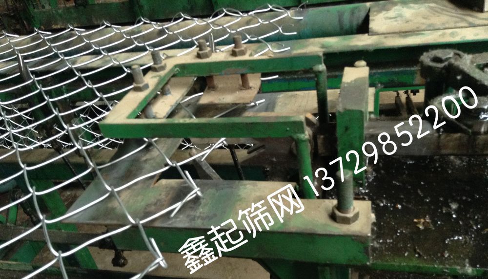 养殖运动球场矿用护栏勾花网篮球围栏包胶防护栏网厂家直销低价销