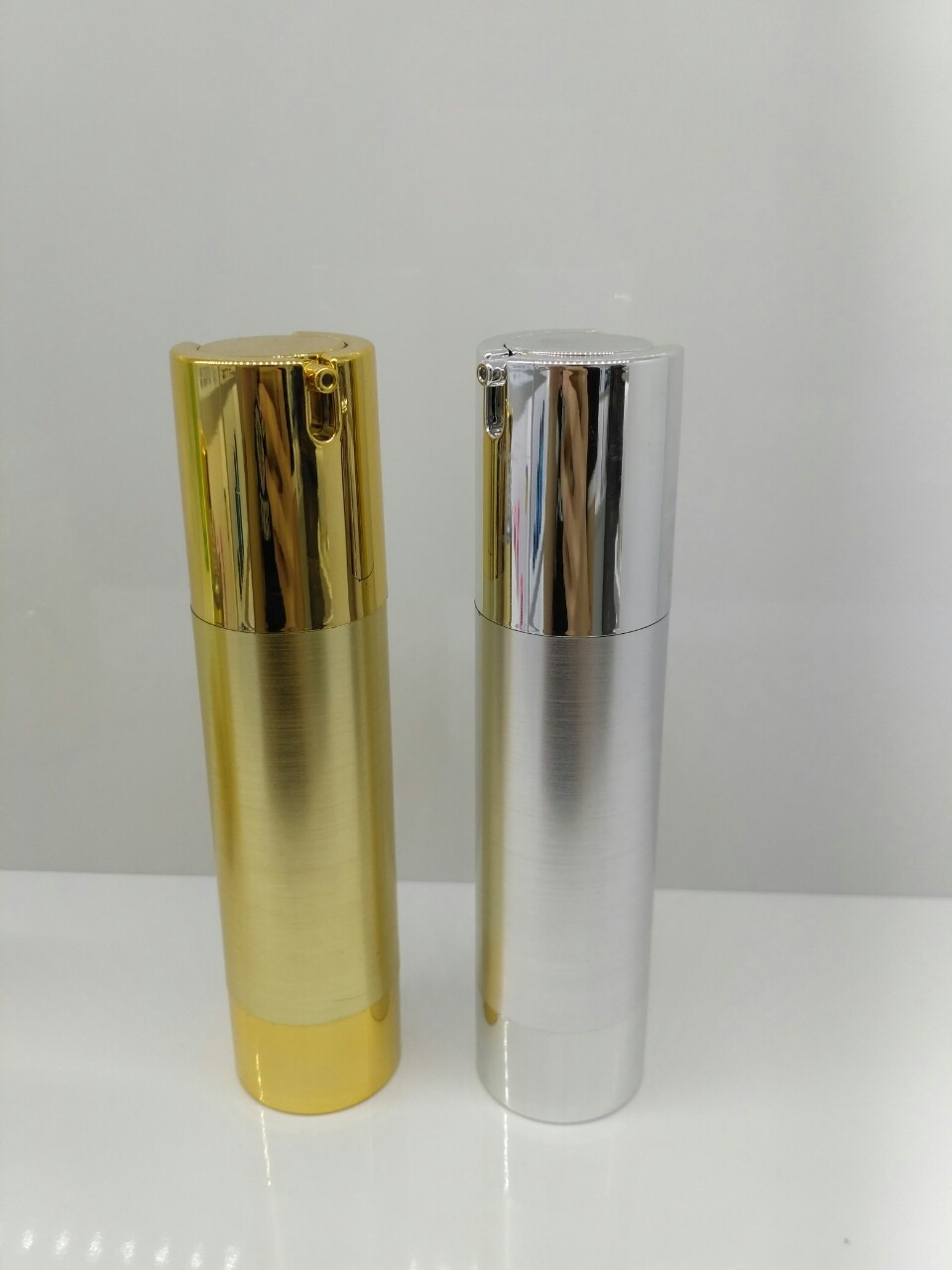现货 20ml 真空瓶 乳液瓶 化妆品包装 分装瓶 精华素瓶 拉丝金银