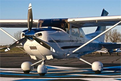 私人飞机 2003架Cessna 182T该 固定翼飞机