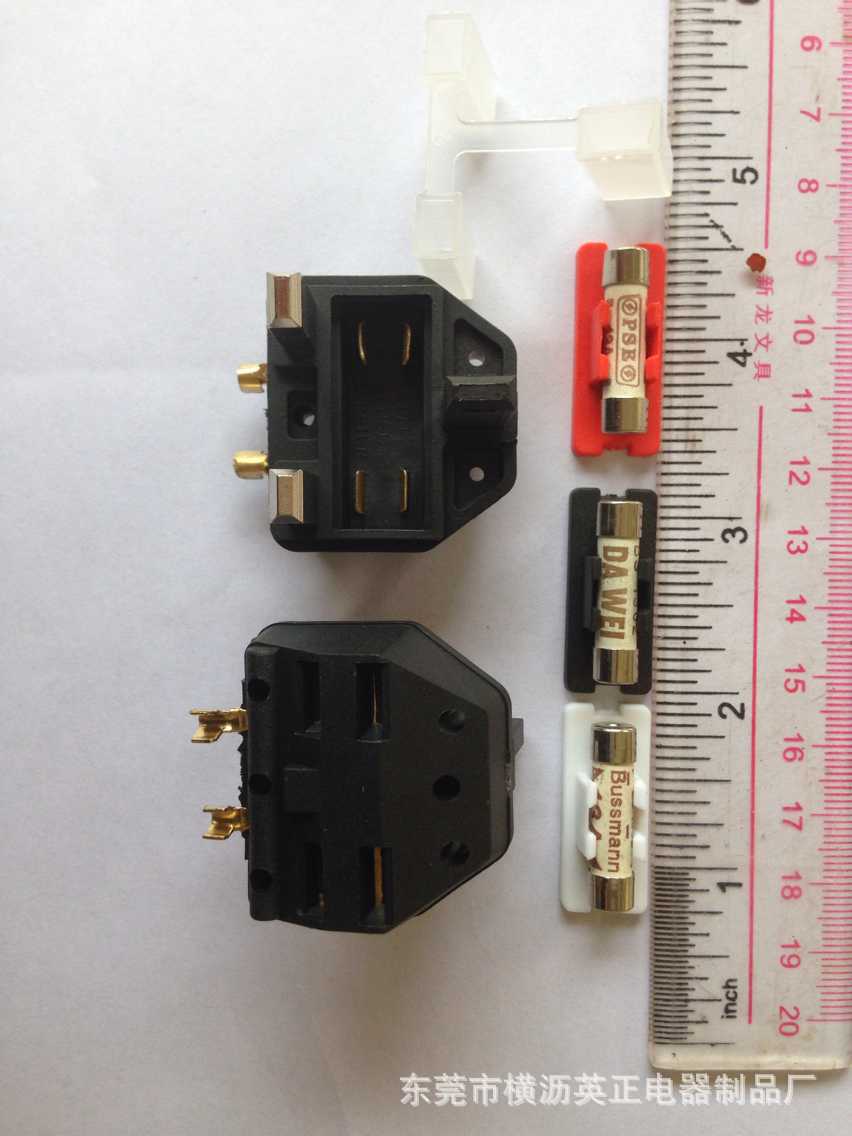 厂家直销售三芯锌合金大英式插头内架