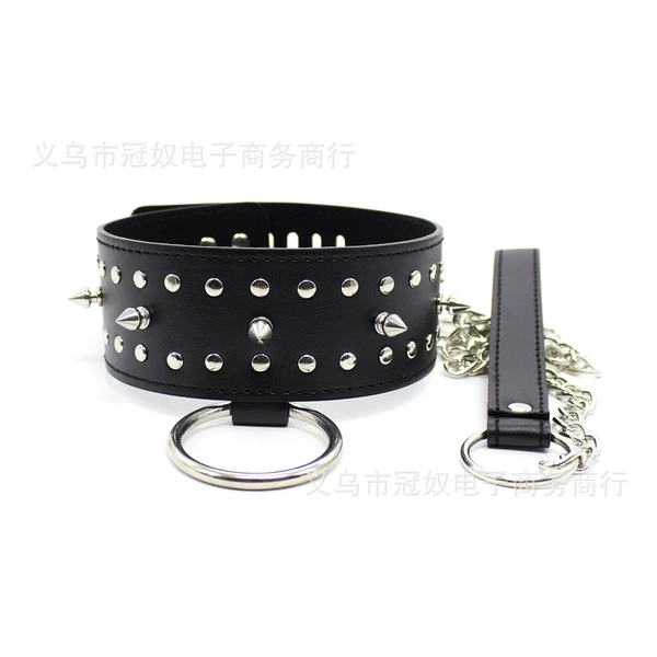 Black lock spiked chain traction