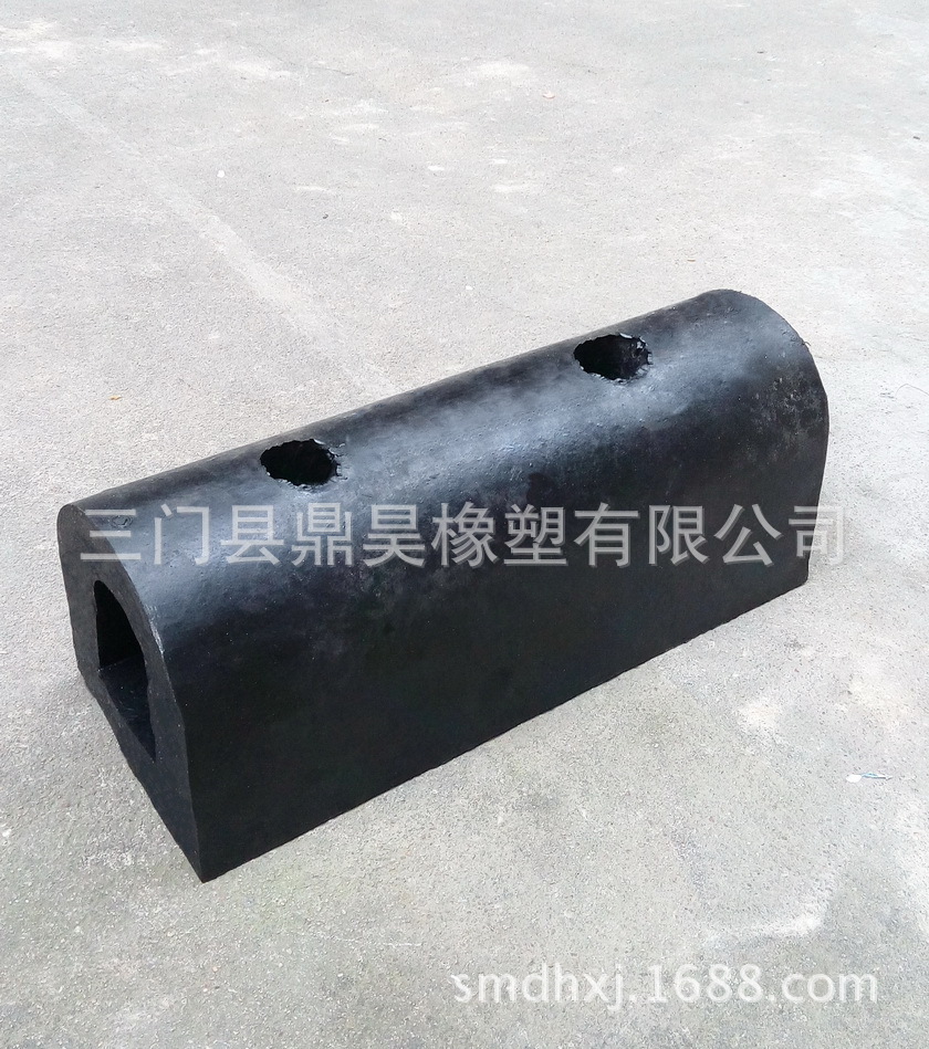 300D护舷、防撞块、货车用车轮定位器、集装箱码头用定位器