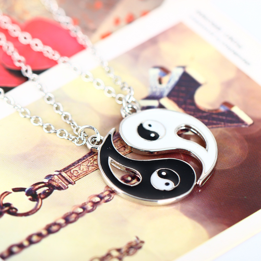Wholesale Jewelry Tai Chi Oil Painting Pendant Necklace Nihaojewelry display picture 9