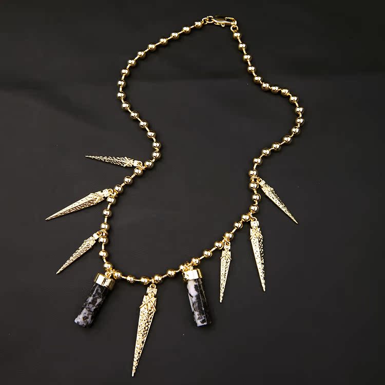 Hip Hop De Mode Personnalité Rivets Collier De Hommes Et De Femmes Même Style Punk Collier Européen Et Américain Doux Frais Style Clavicule Chaîne En Gros De Mode display picture 2