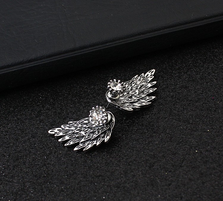 Retro Stereo Angel Wing Feather Diamond Alloy Stud Earrings display picture 1