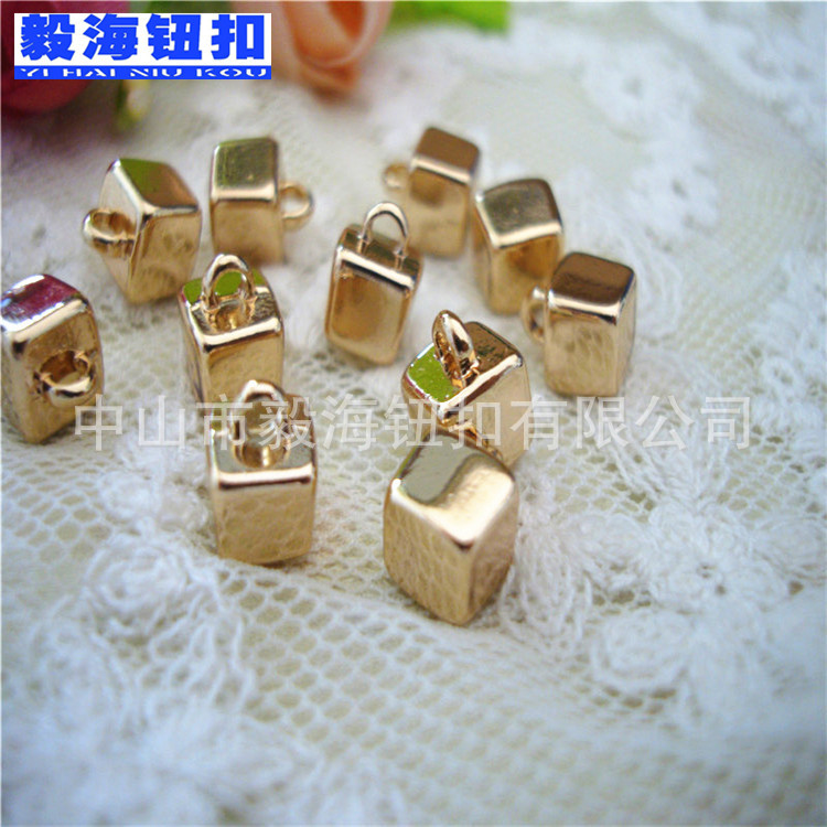批发新款四方形金色金属扣子 高档毛衣锌合金纽扣 正方形有脚扣子