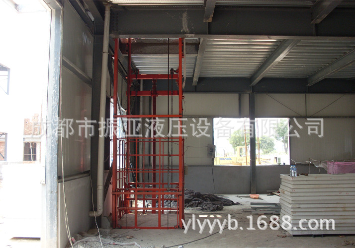 自贡厂房定做升降货梯，数字显示固定导轨式升降机，液压升降平台