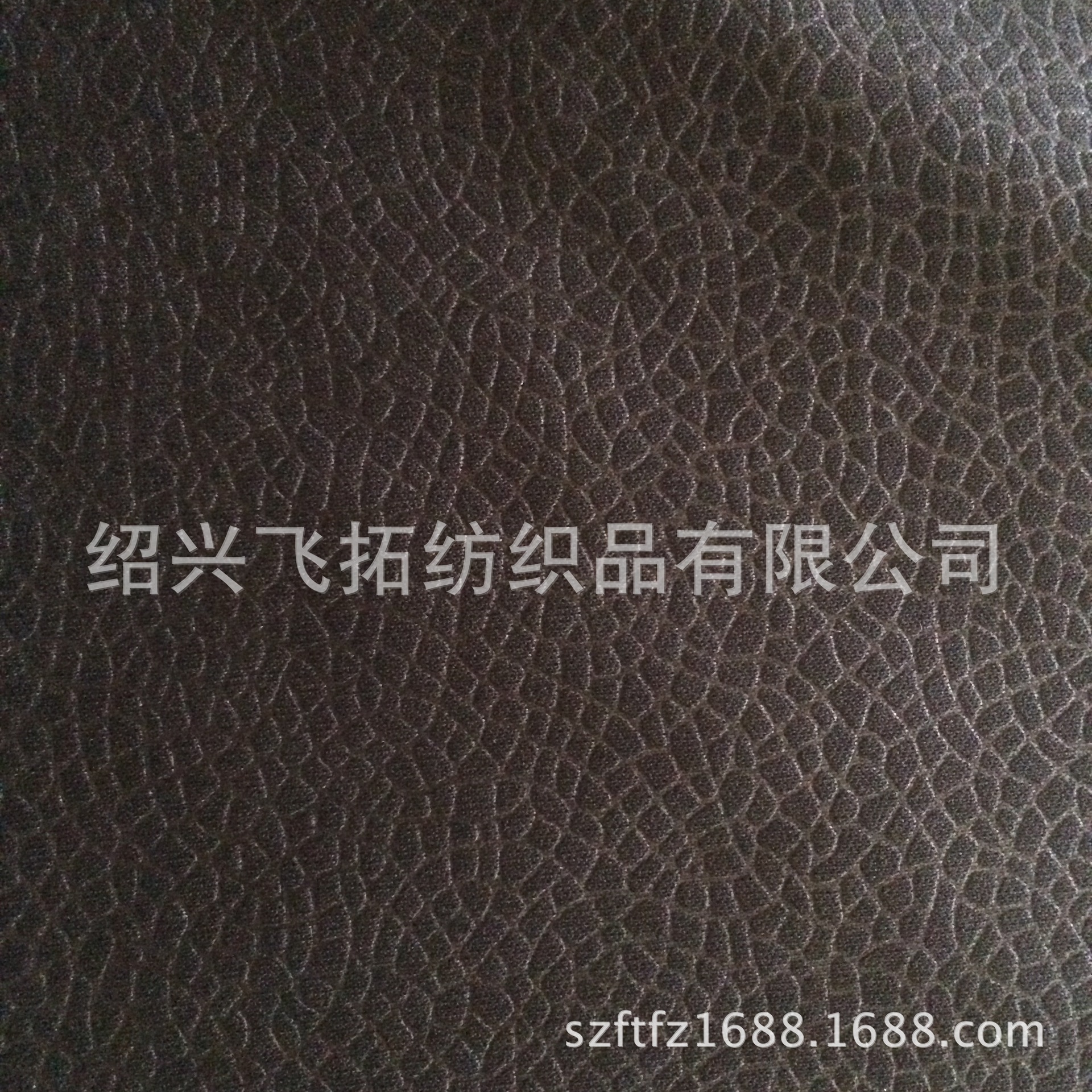 厂家直销 130gsm 全涤平板乱纹烫金布 供应各类风格全涤烫金面料