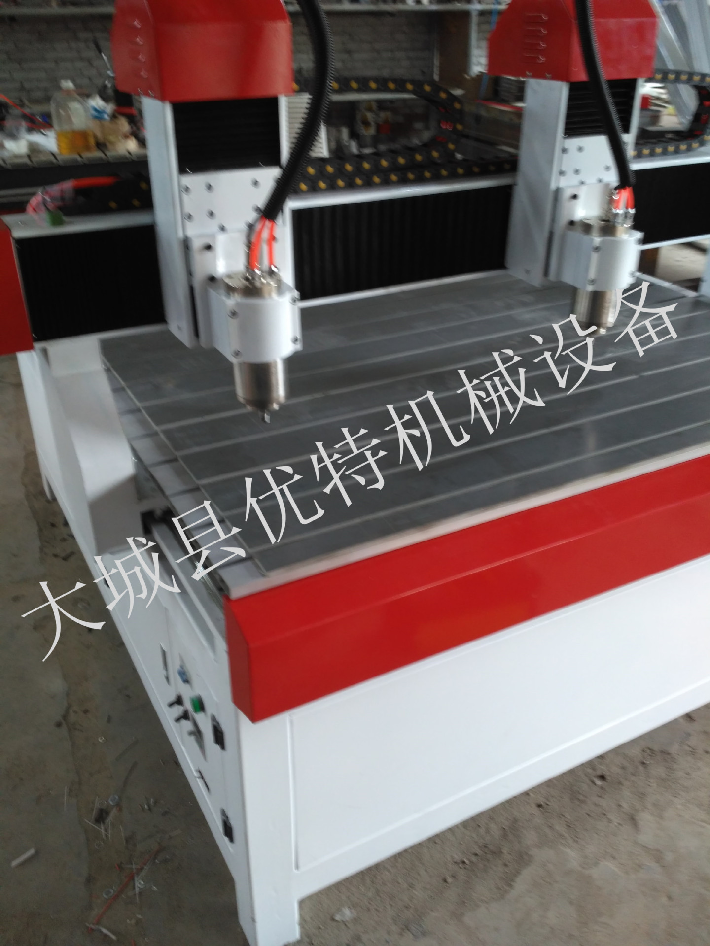 1315独立双头木工雕刻机 广告工艺品雕刻机动 金属亚克力雕刻机