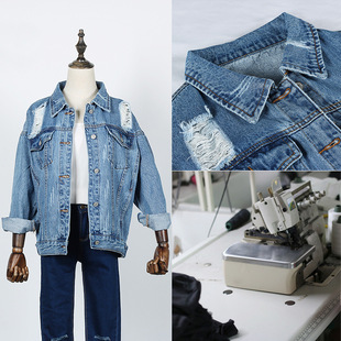 Фабрика Zhongshan Tao сделана из небольших партий, чтобы сделать образцы для производства японских и корейских женских джинсовых курток.