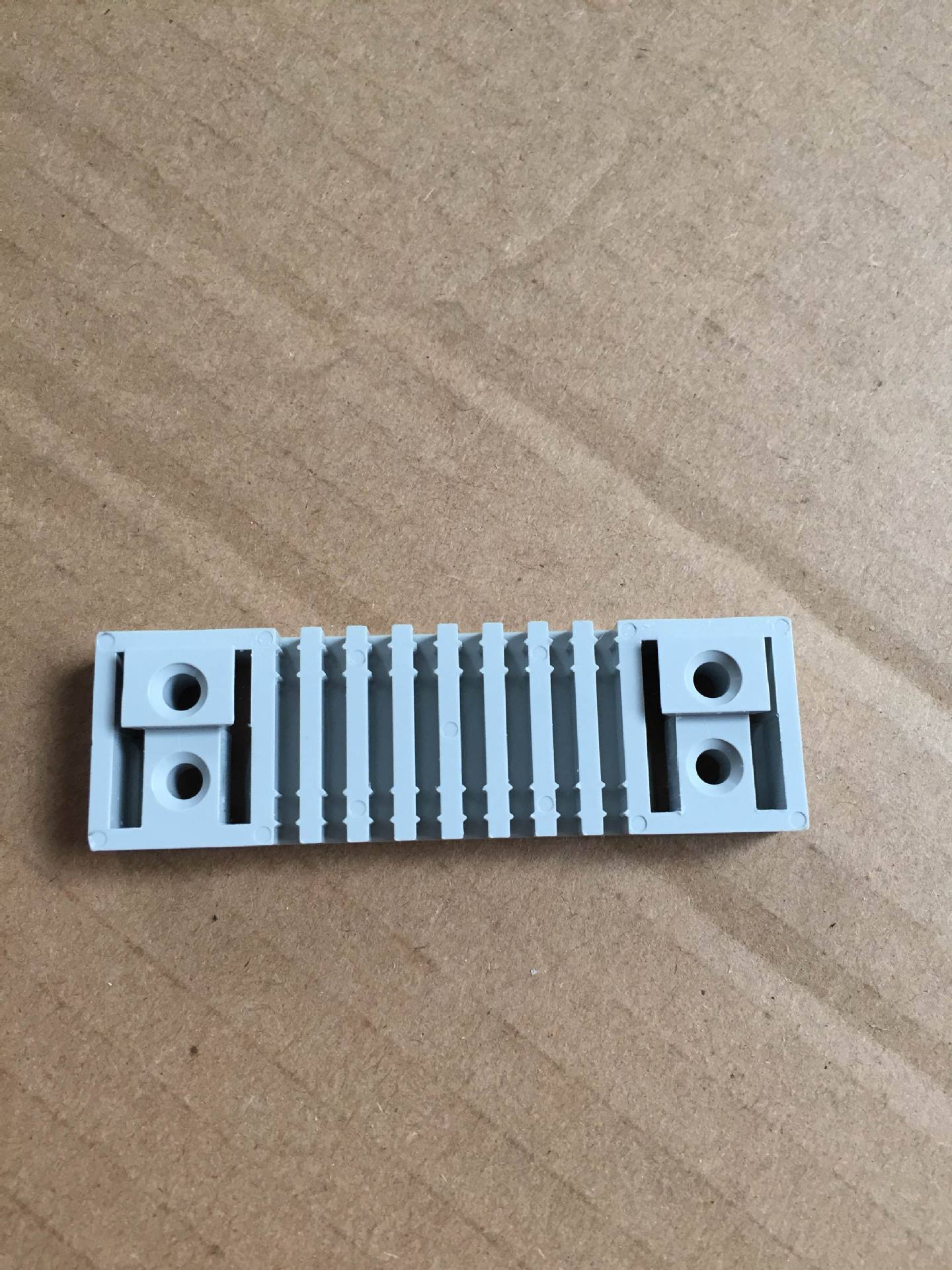 厂家批发1分8皮线槽 批发现货支架配件零售